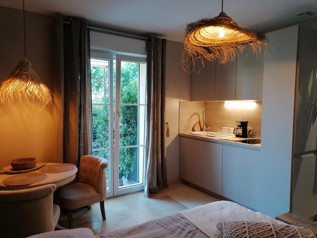 Appartement L'Autre Perle possibilité balnéo en sup à Tourtour Extérieur photo